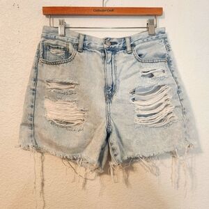 American Eagle Distressed Light Wash Denim Shorts, Size 4
